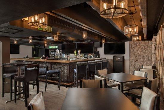 National Pizza Pub & Grille